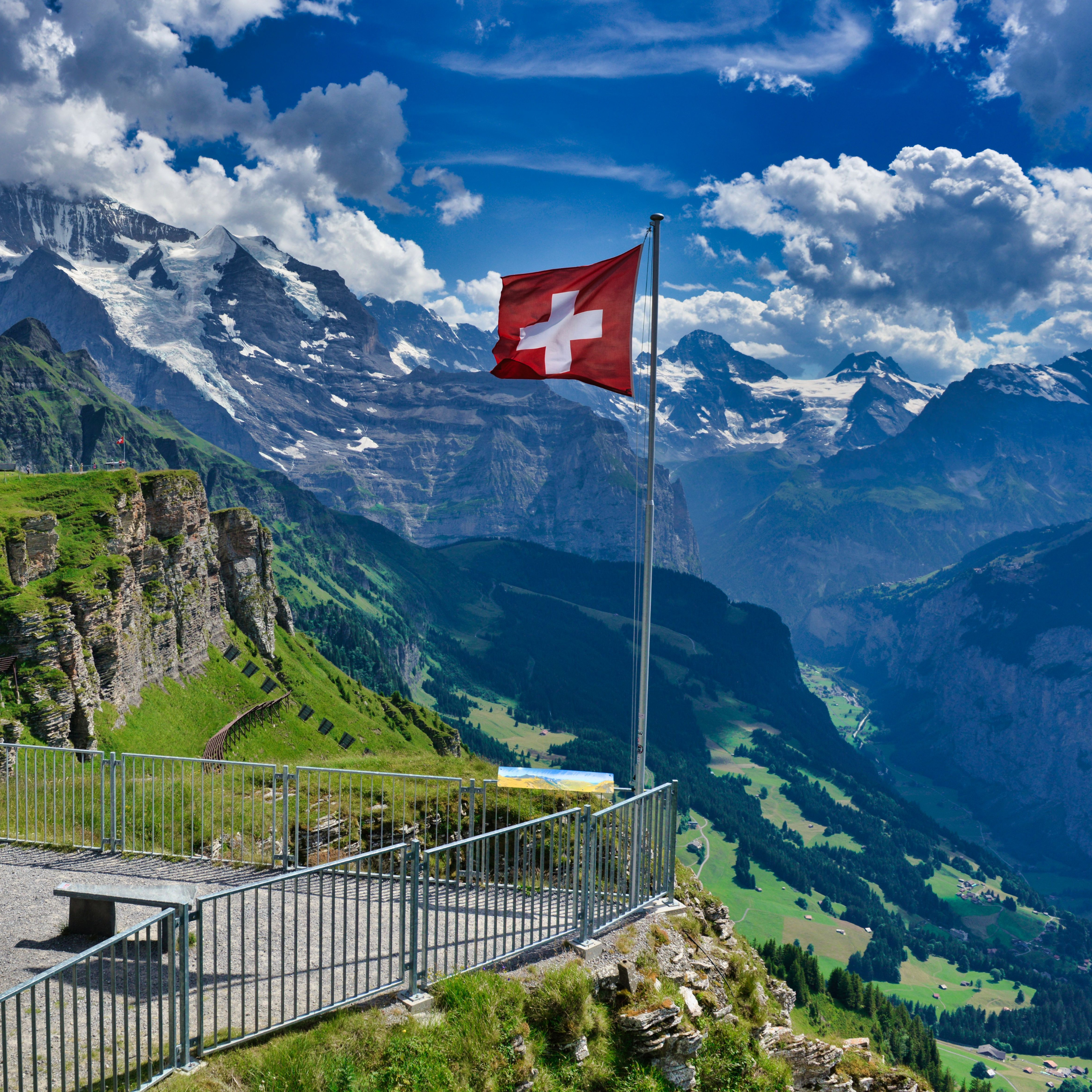 Importing medical devices into Switzerland requires careful compliance with Swissmedic regulations.