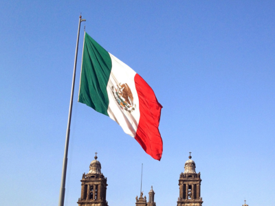 Avoid costly COFEPRIS submission mistakes when registering medical devices in Mexico.